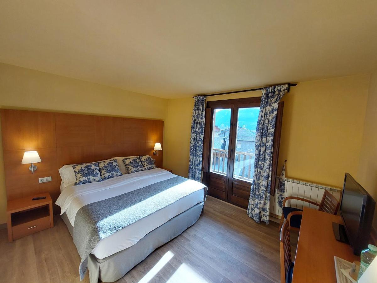 Hotel Saurat エスポット エクステリア 写真