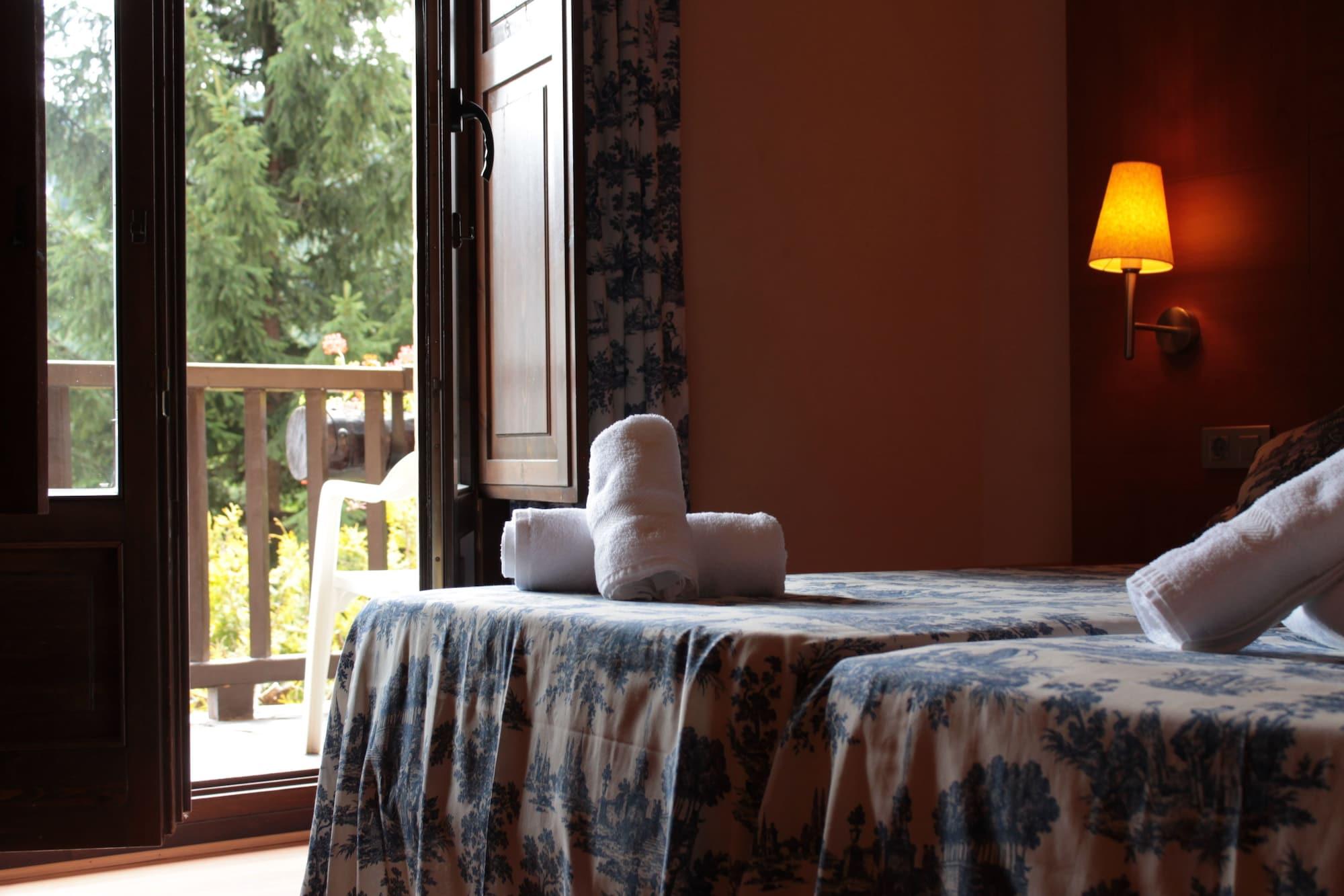 Hotel Saurat エスポット エクステリア 写真