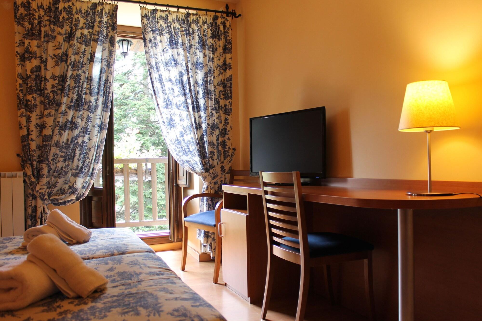 Hotel Saurat エスポット エクステリア 写真