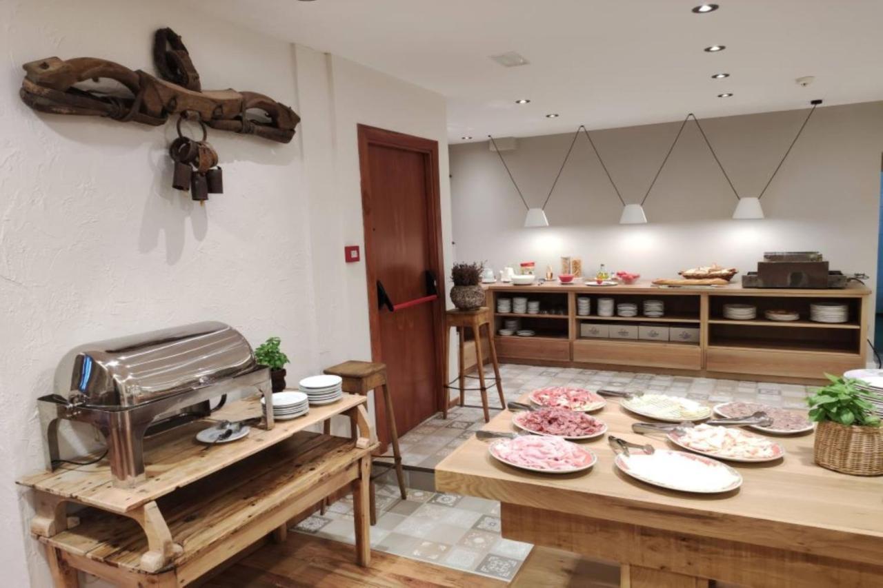 Hotel Saurat エスポット エクステリア 写真