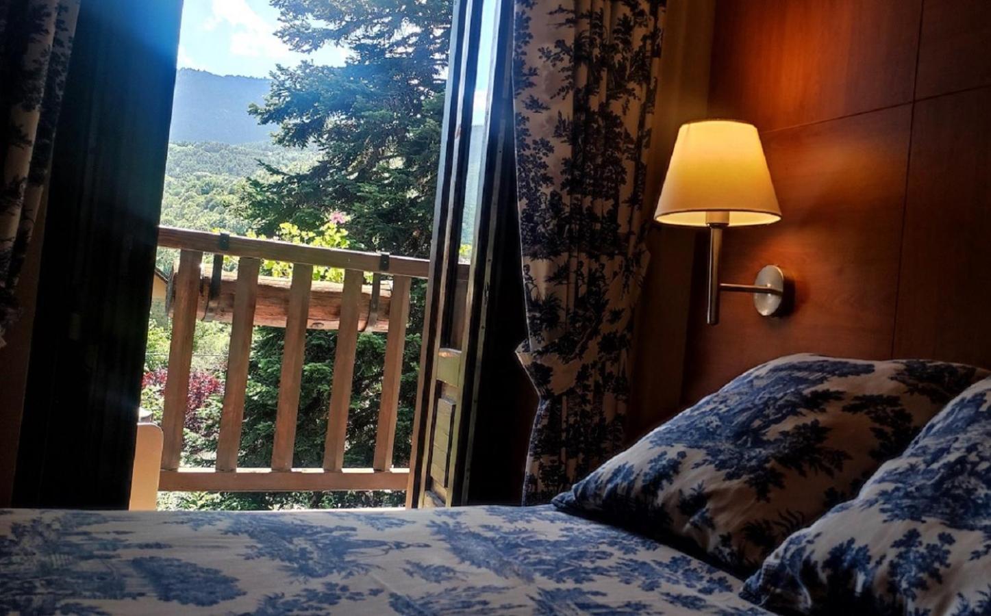 Hotel Saurat エスポット エクステリア 写真