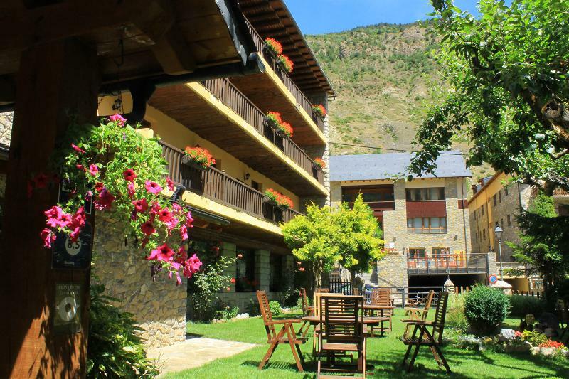 Hotel Saurat エスポット エクステリア 写真